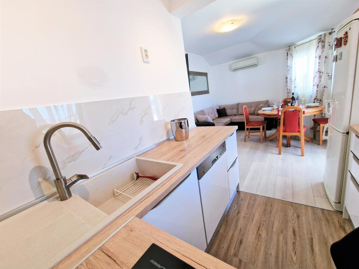 Vista Apartment-Split Airport Kaštela Esterno foto